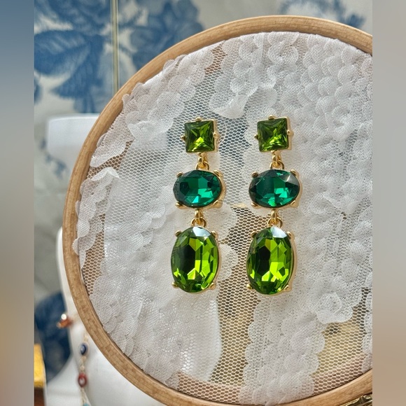 🆕 OSCAR DE LA RENTA 🧿 NWOT Claudia Crystal Drop Earrings, Emerald Multi - Picture 10 of 16